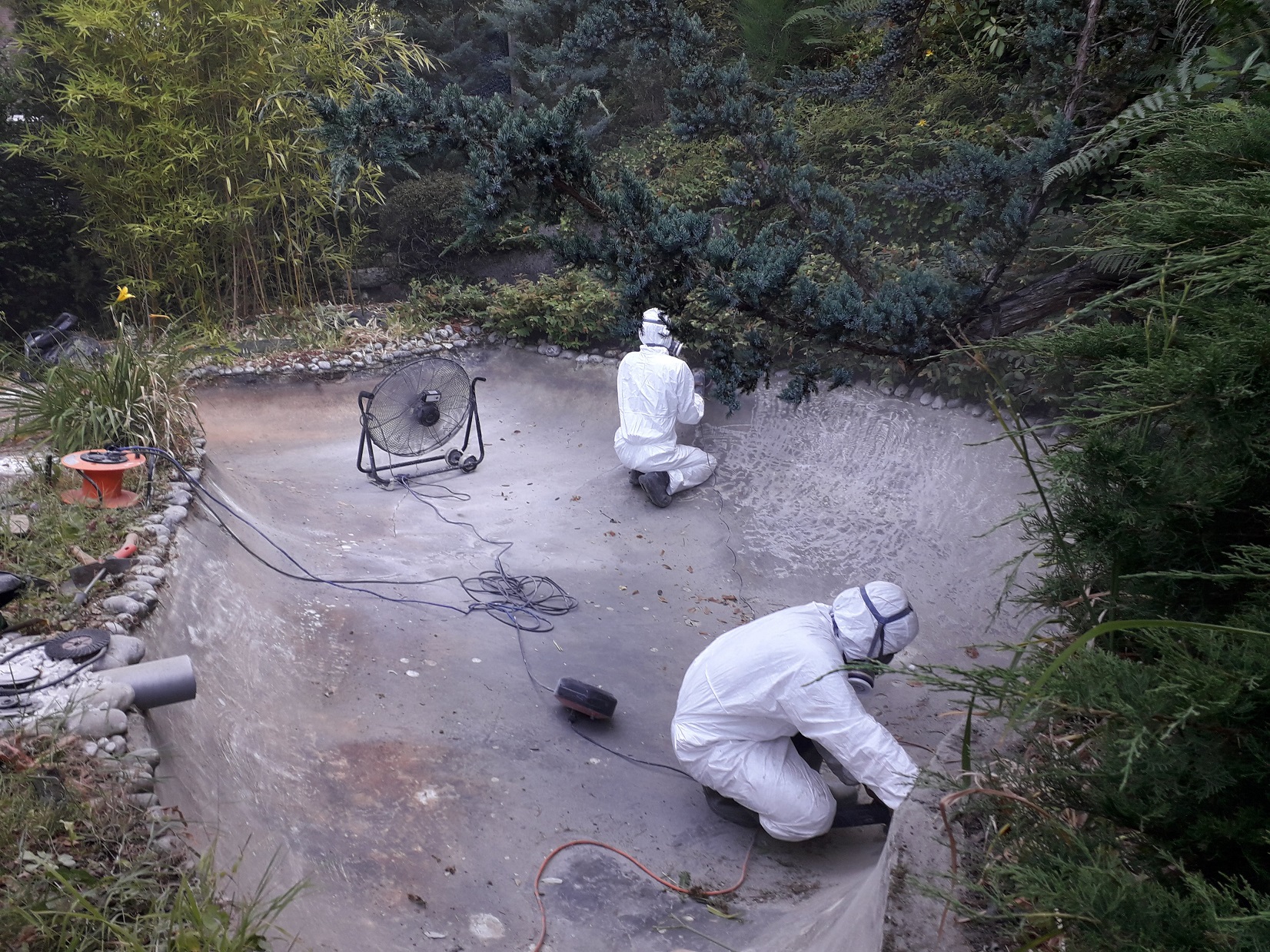 Bassin d'ornement avant travaux d'étanchéité
