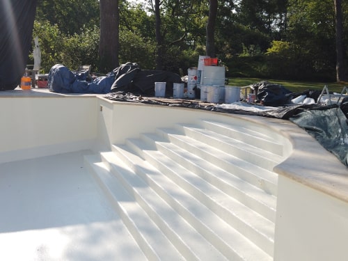 Gelcoat piscine couleur Blanc Perlé après application