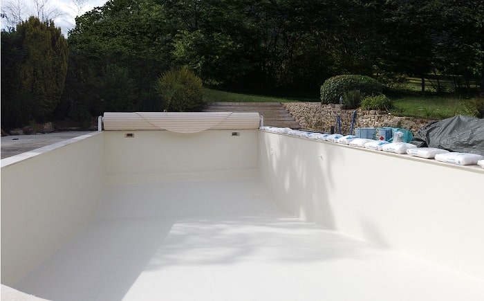 Pool with its new reinforced resin coating and light ivory gelcoat finish