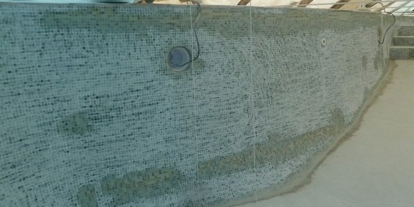 colmatage des fissures de la piscine