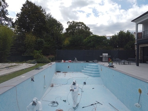 piscine en mosaique avant rénovation