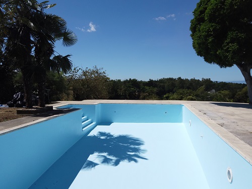 revetement piscine en résine avec gelcoat bleu clair