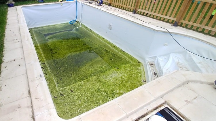 Piscine à panneaux polypropulène. Liner à remplacer par revêtement en résine armée